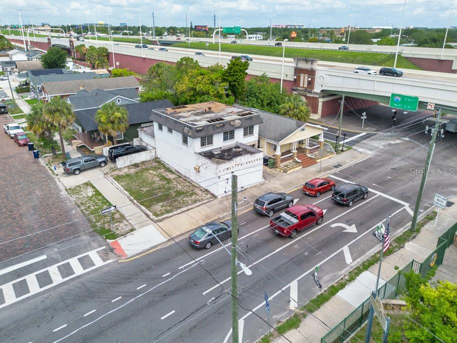 1406 N HOWARD AVE — photo 44
