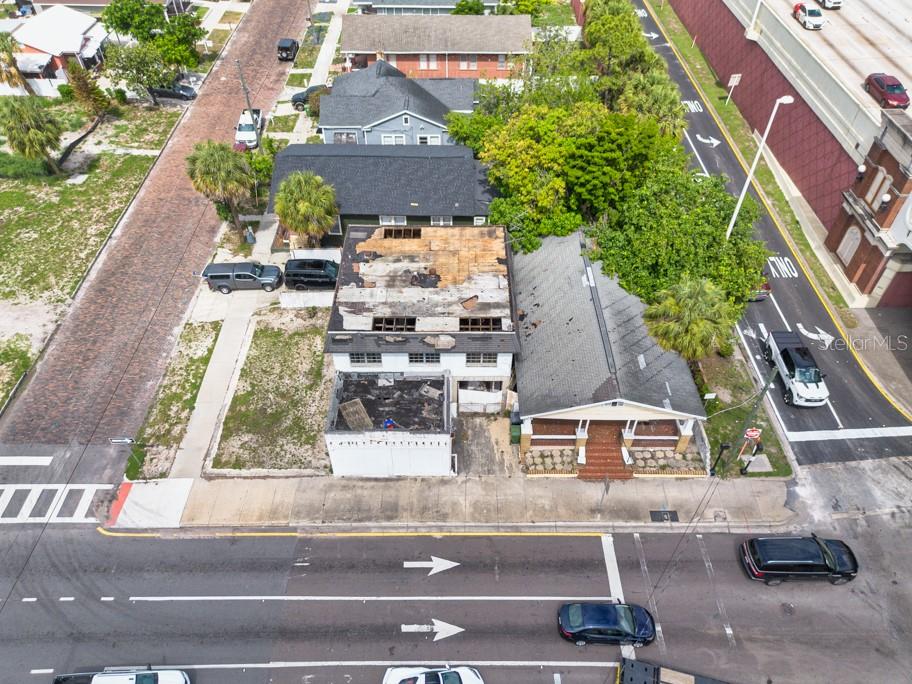 1406 N HOWARD AVE — photo 52