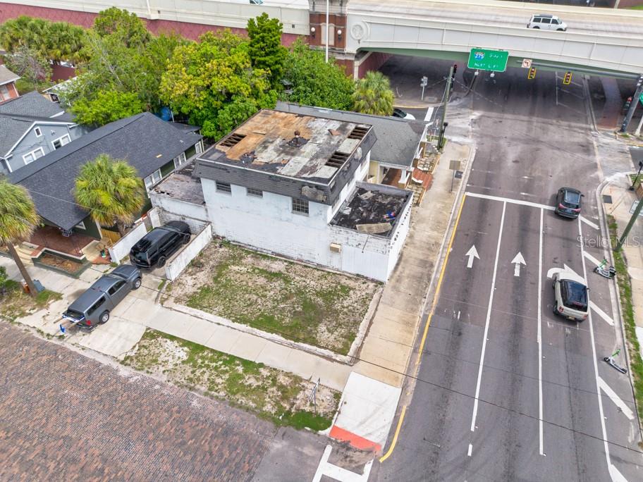 1406 N HOWARD AVE — photo 54