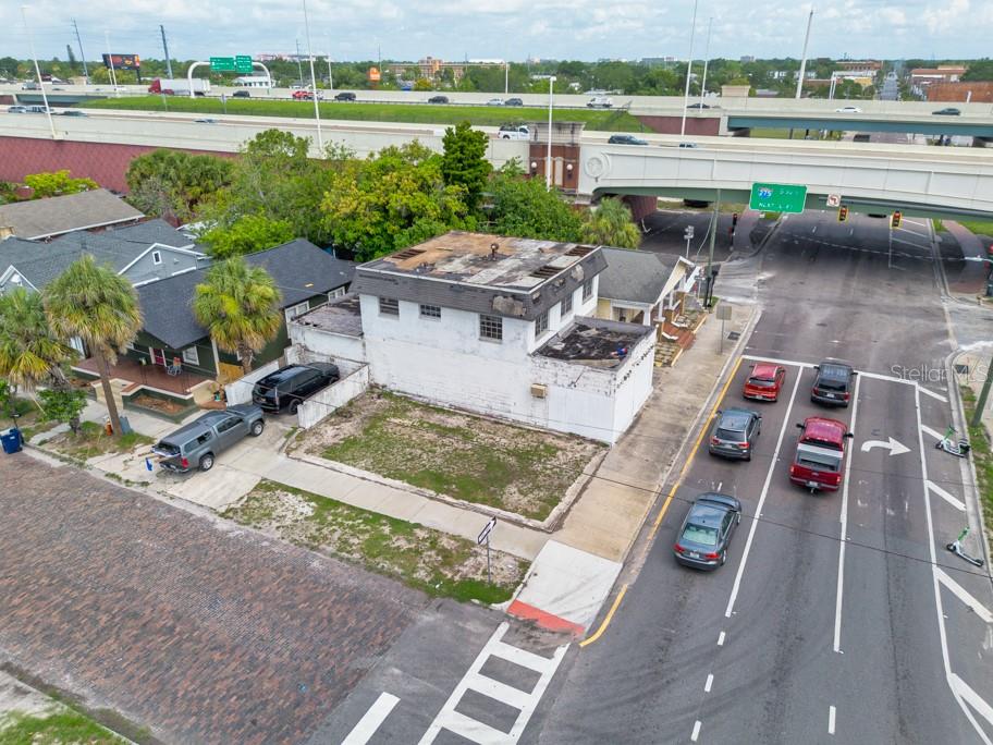 1406 N HOWARD AVE — photo 45