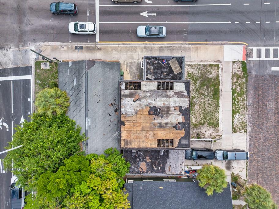 1406 N HOWARD AVE — photo 49