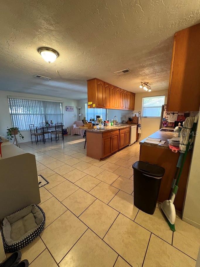 8220 FOX HOLLOW DR — photo 3