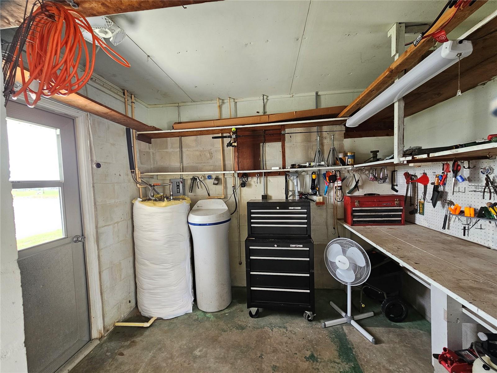 1703 AMHURST CIR — photo 35