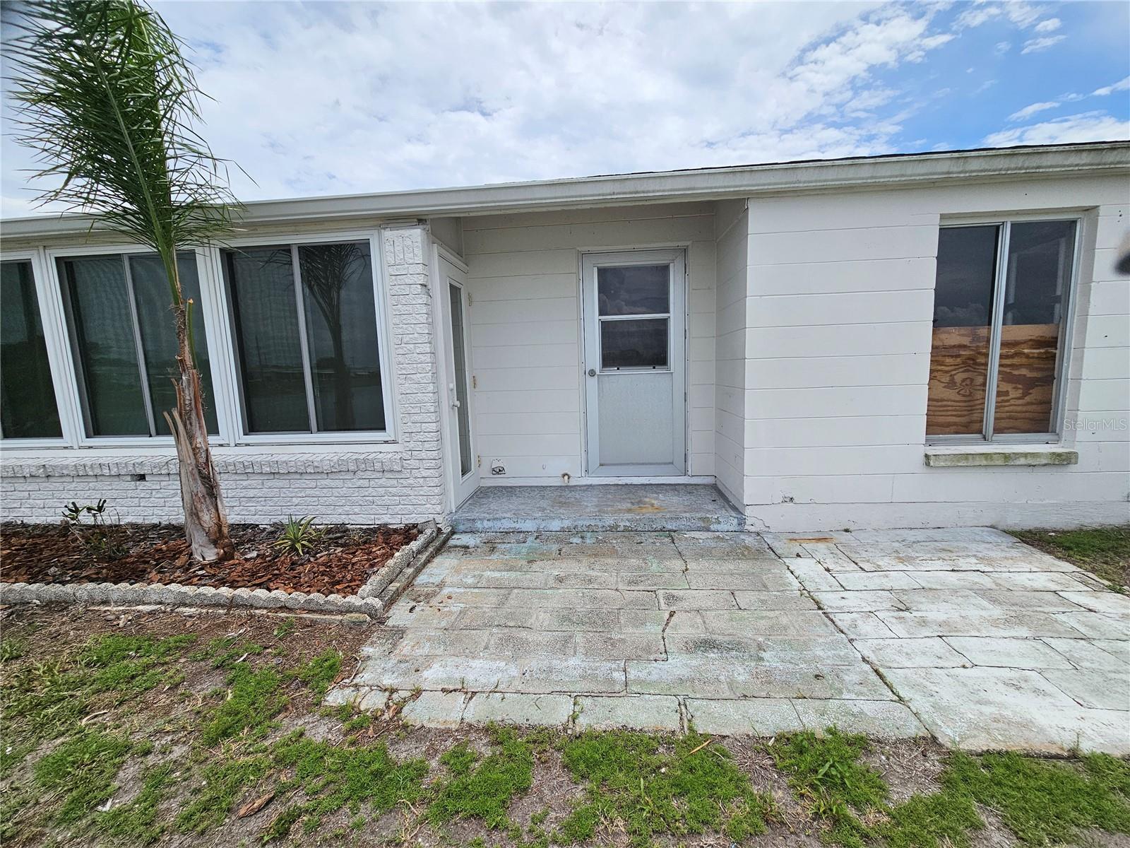 1703 AMHURST CIR — photo 9