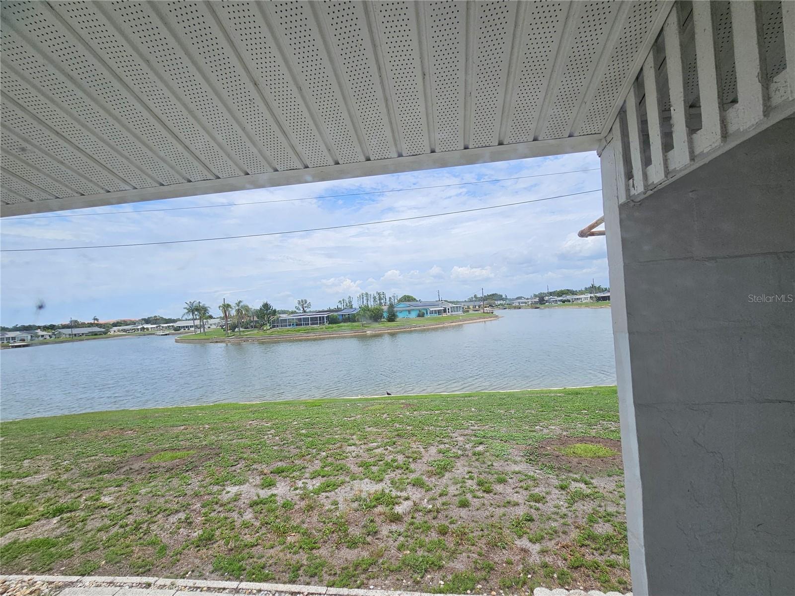 1703 AMHURST CIR — photo 10