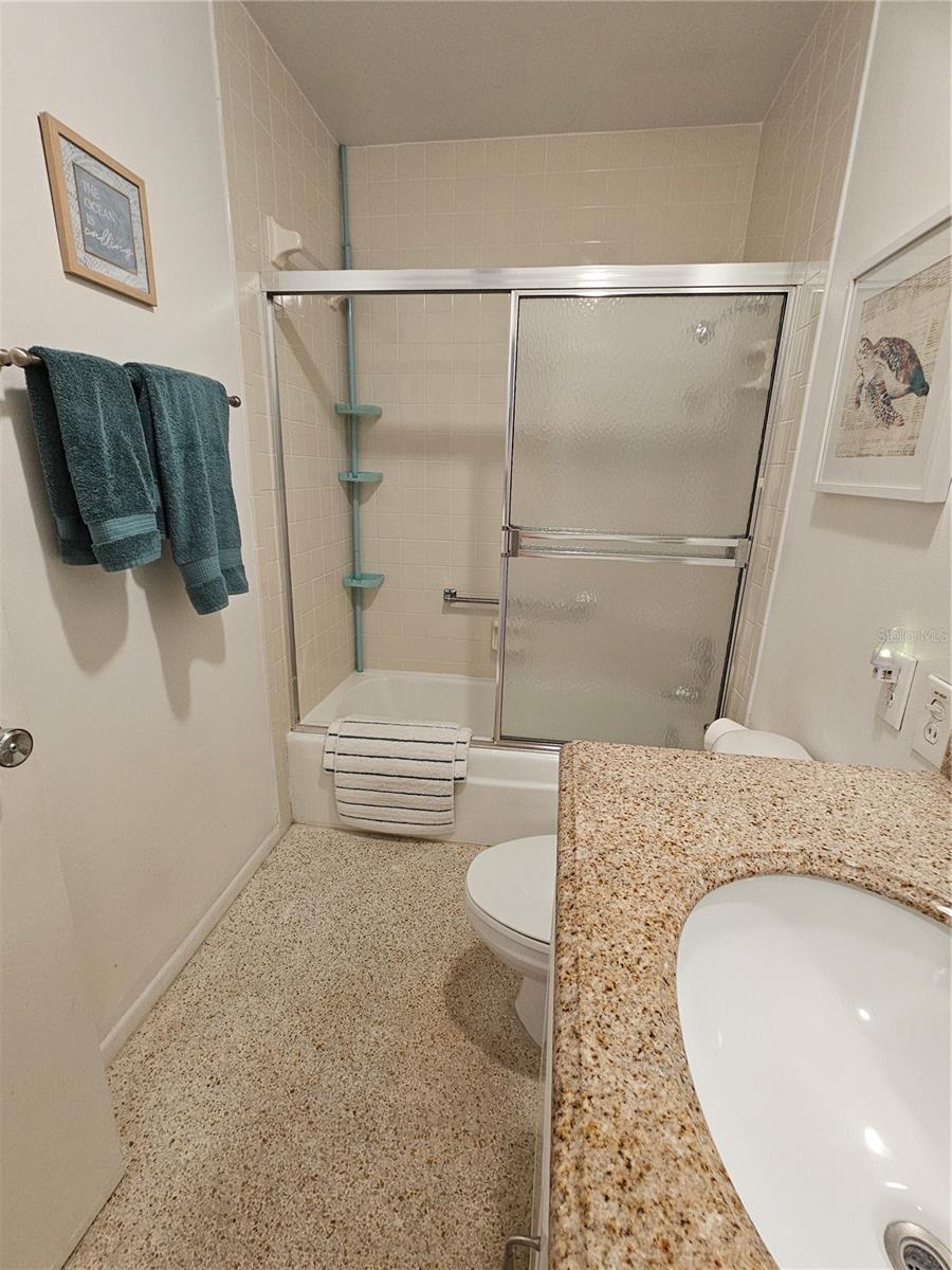 1703 AMHURST CIR — photo 30