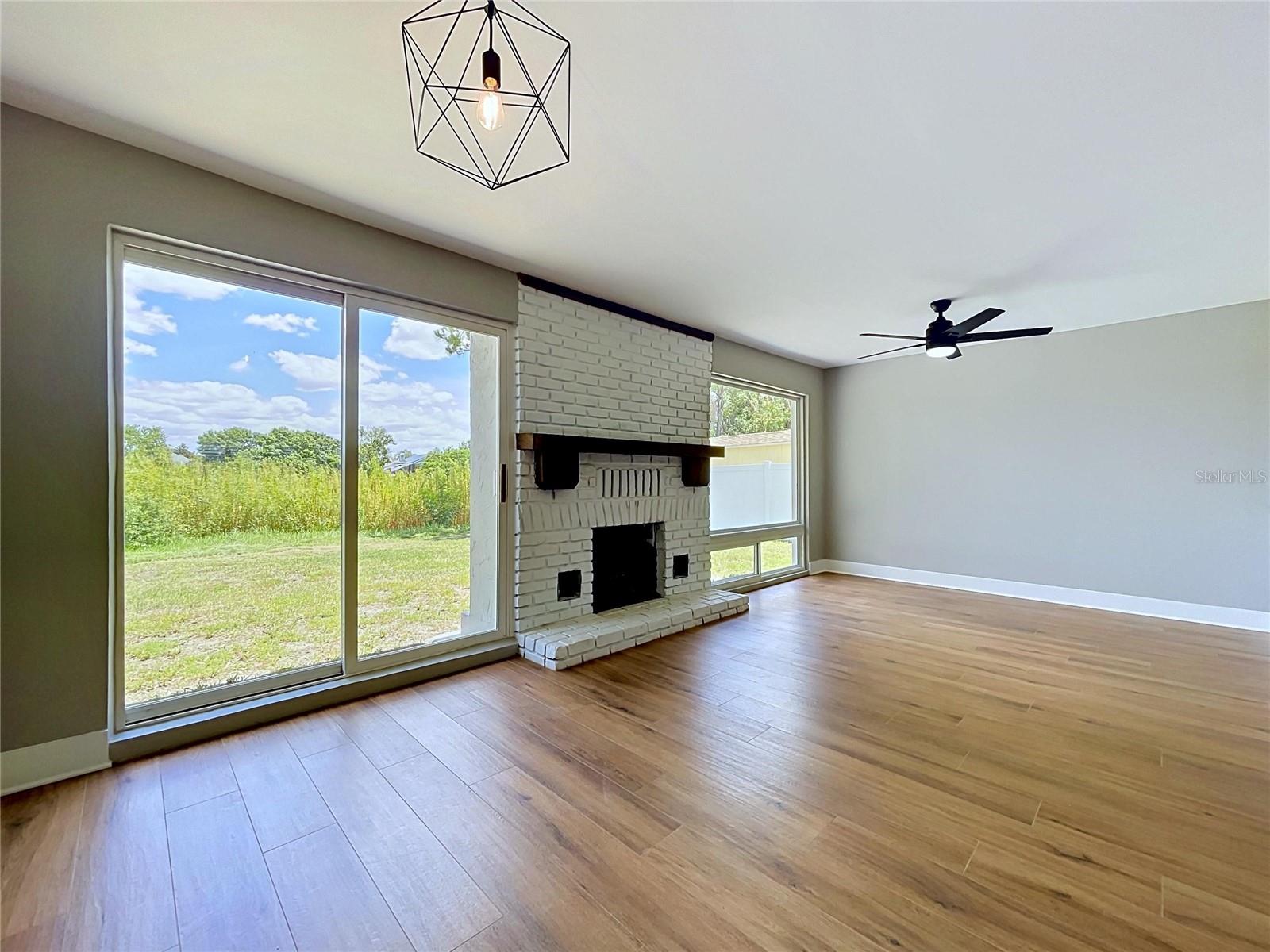 381 WESTWINDS DR — photo 18