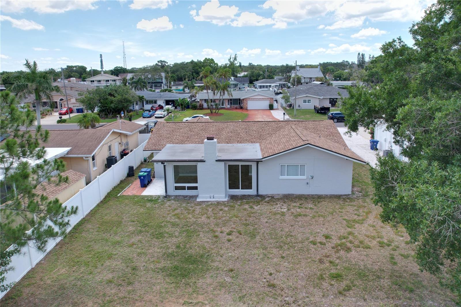 381 WESTWINDS DR — photo 52