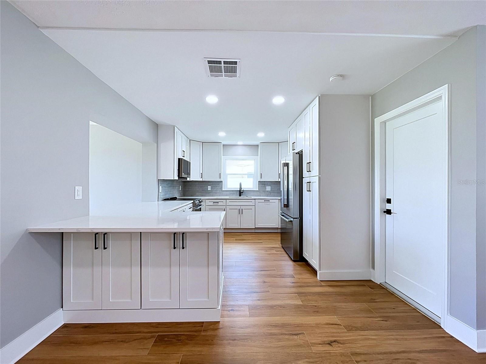 381 WESTWINDS DR — photo 17
