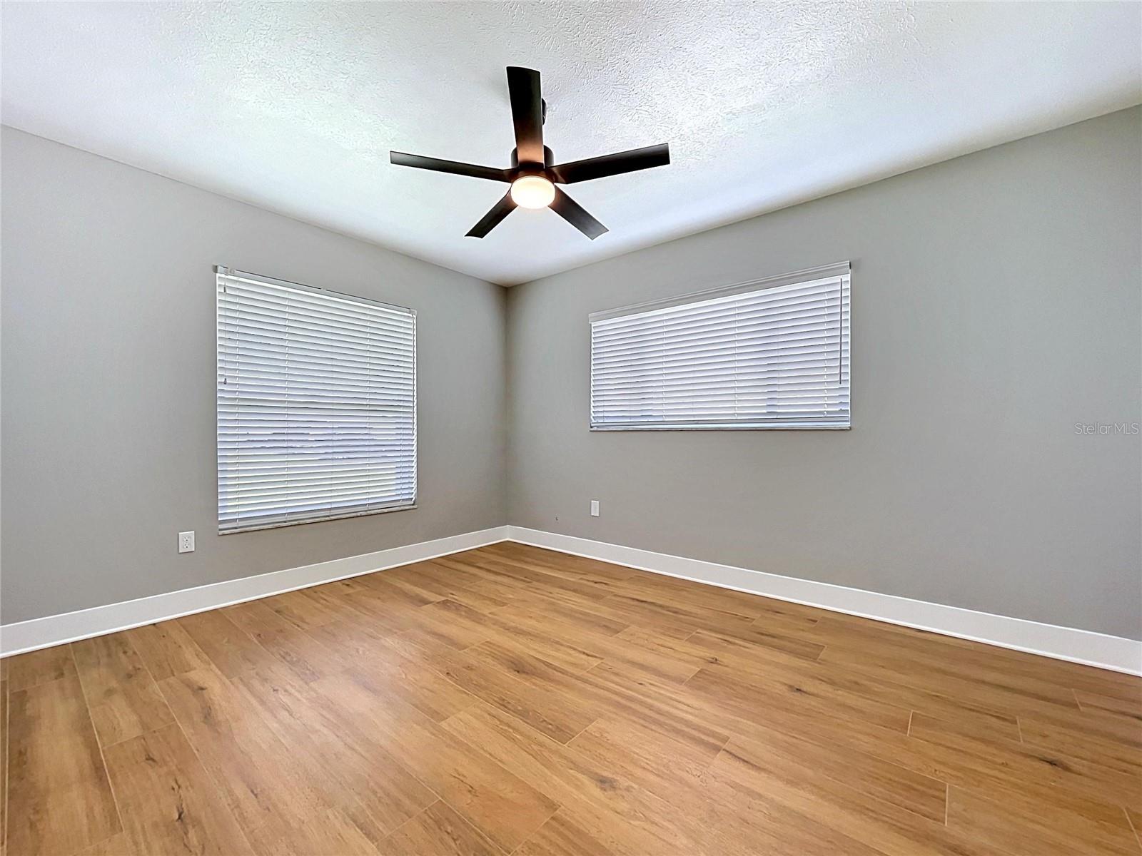 381 WESTWINDS DR — photo 27