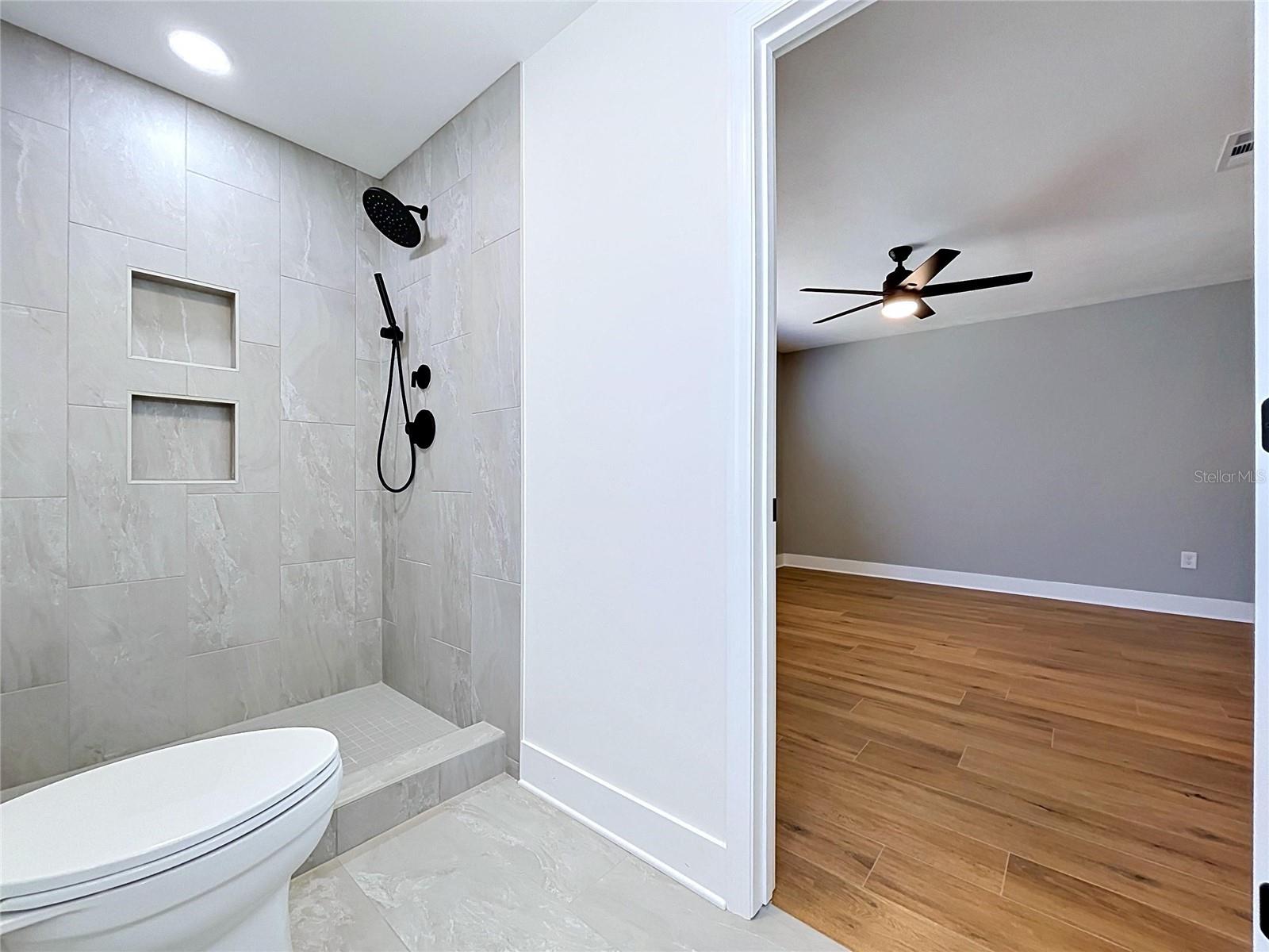 381 WESTWINDS DR — photo 37