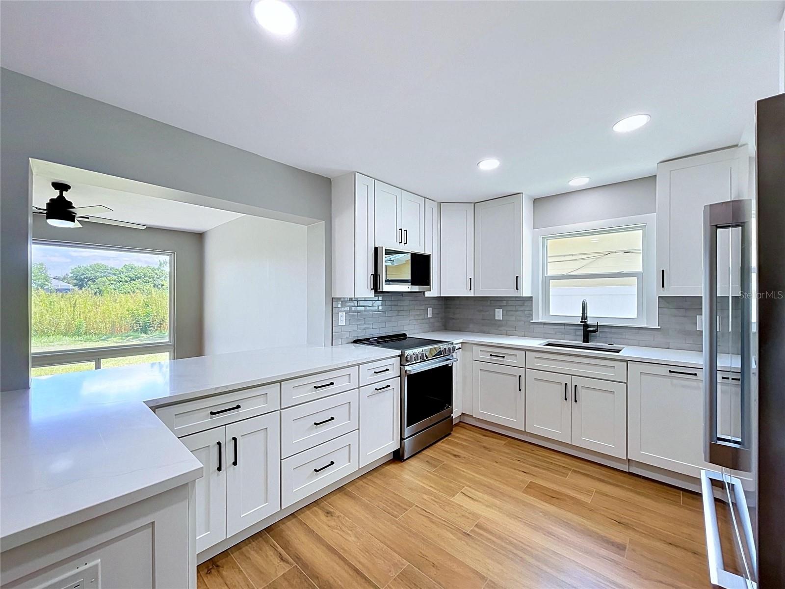 381 WESTWINDS DR — photo 12
