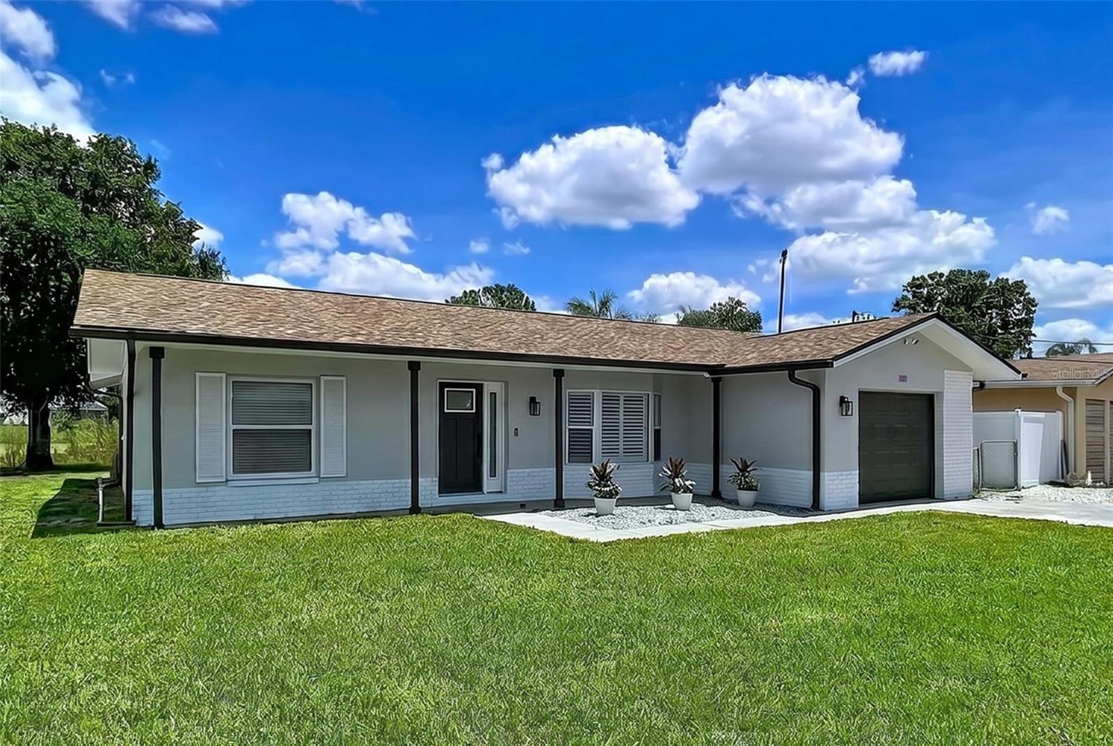 381 WESTWINDS DR — photo 2