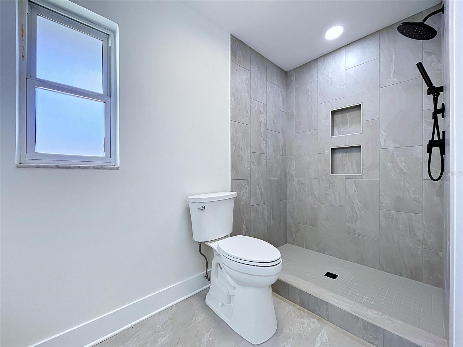 381 WESTWINDS DR — photo 35