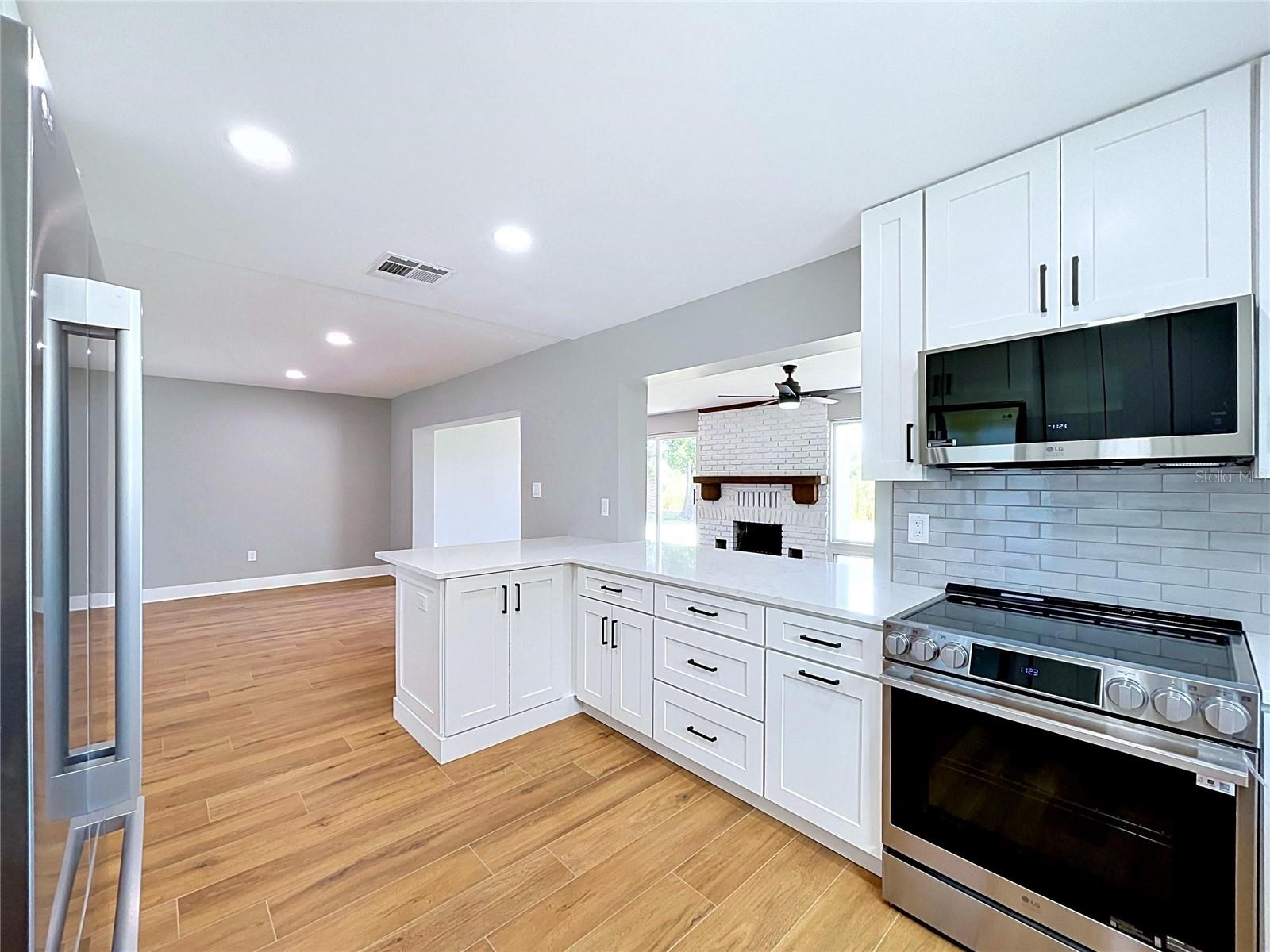 381 WESTWINDS DR — photo 14