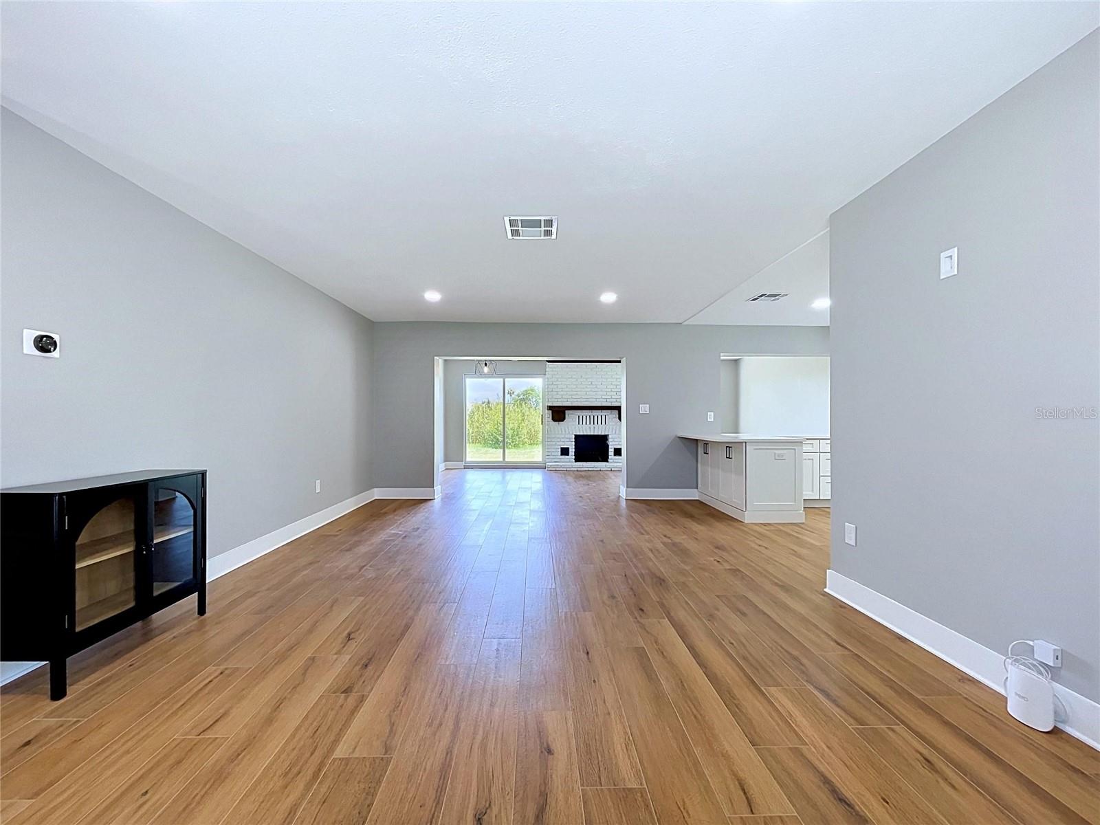 381 WESTWINDS DR — photo 7
