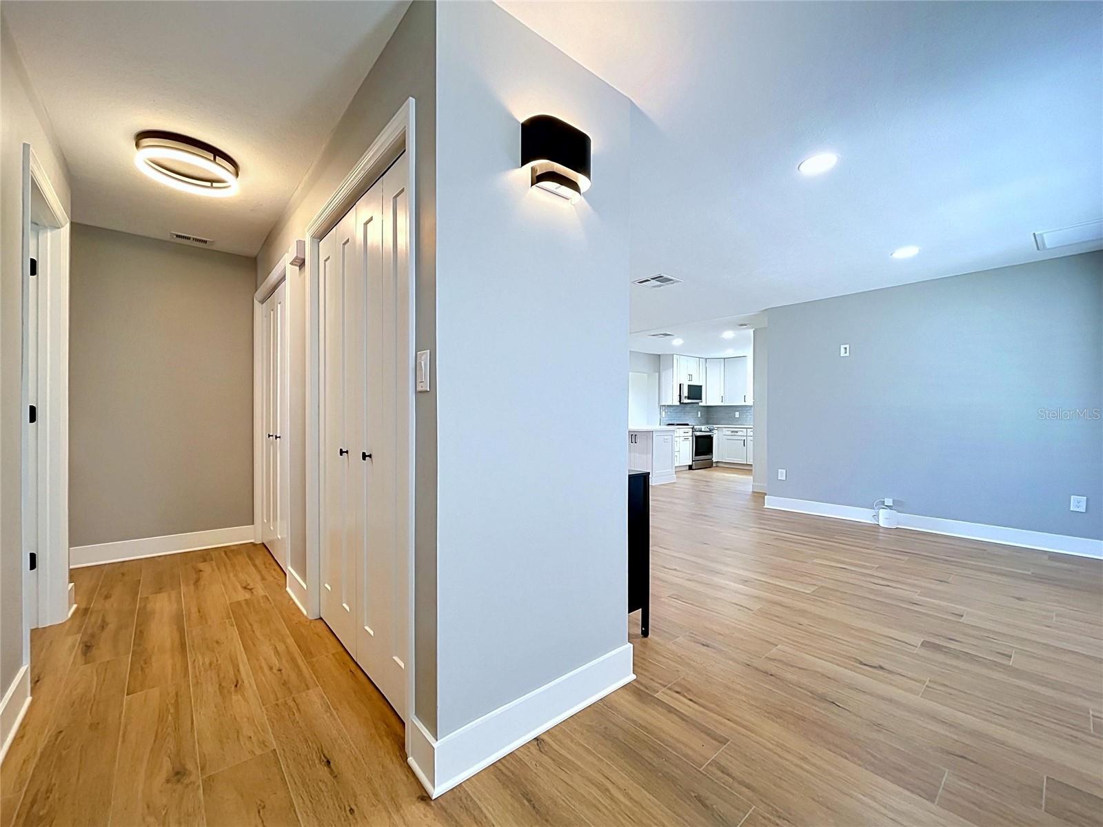 381 WESTWINDS DR — photo 26