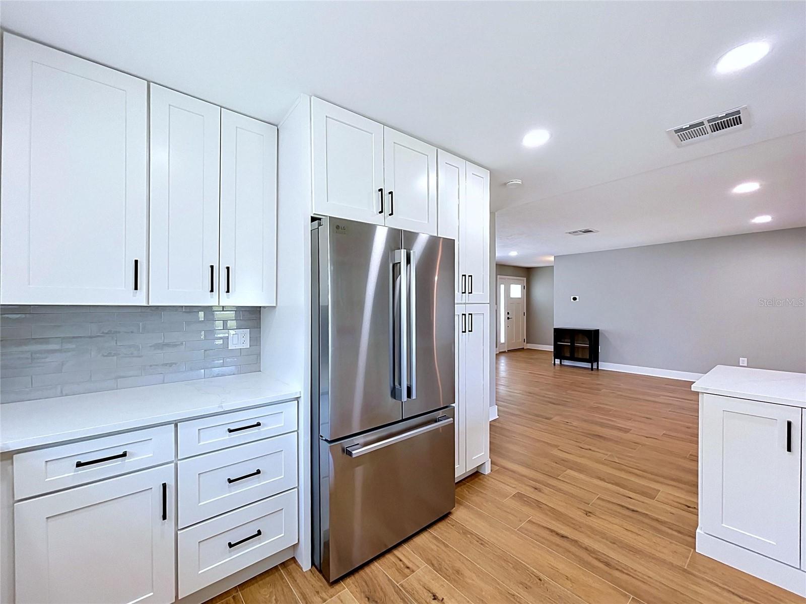 381 WESTWINDS DR — photo 13