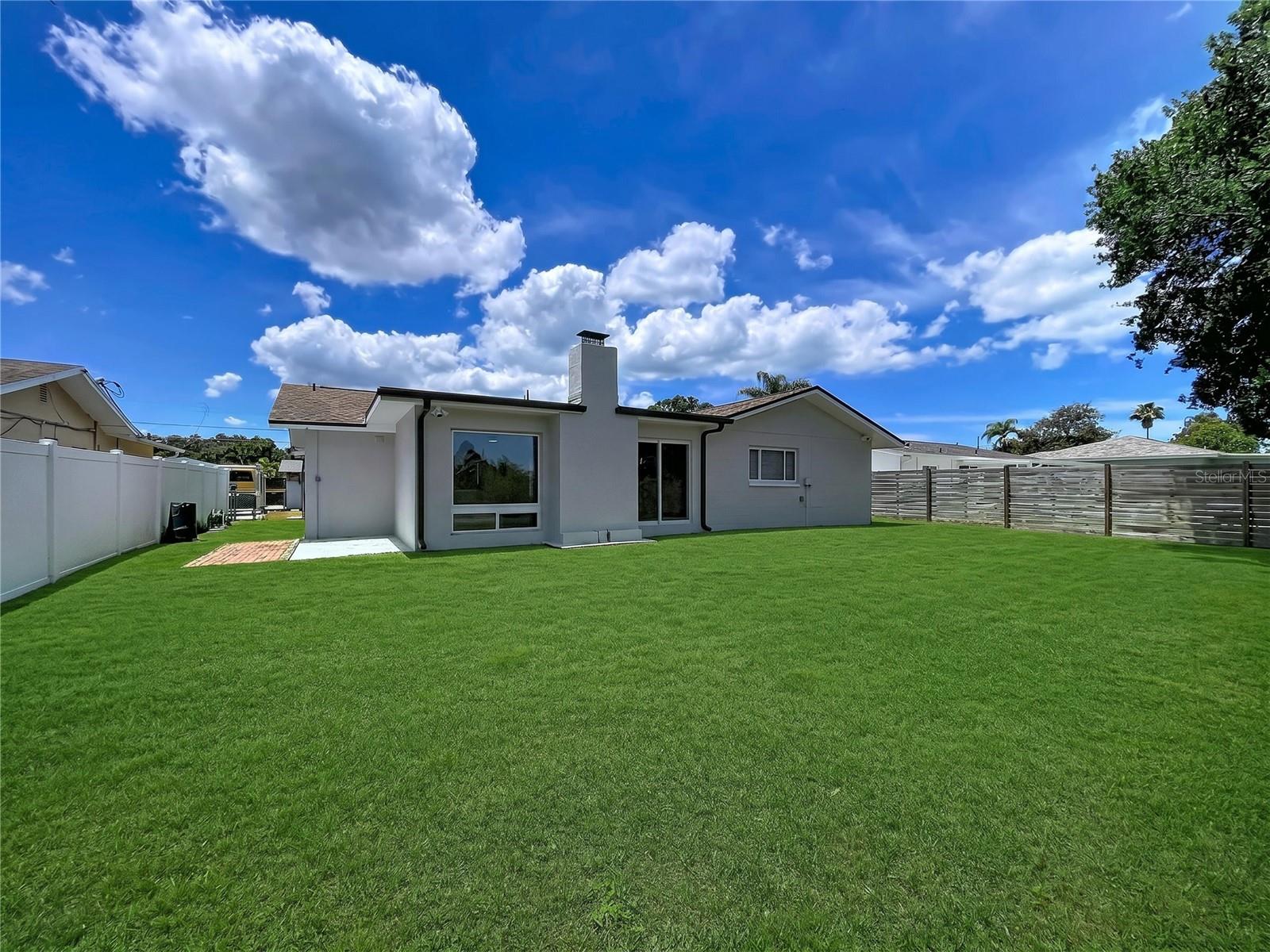 381 WESTWINDS DR — photo 48