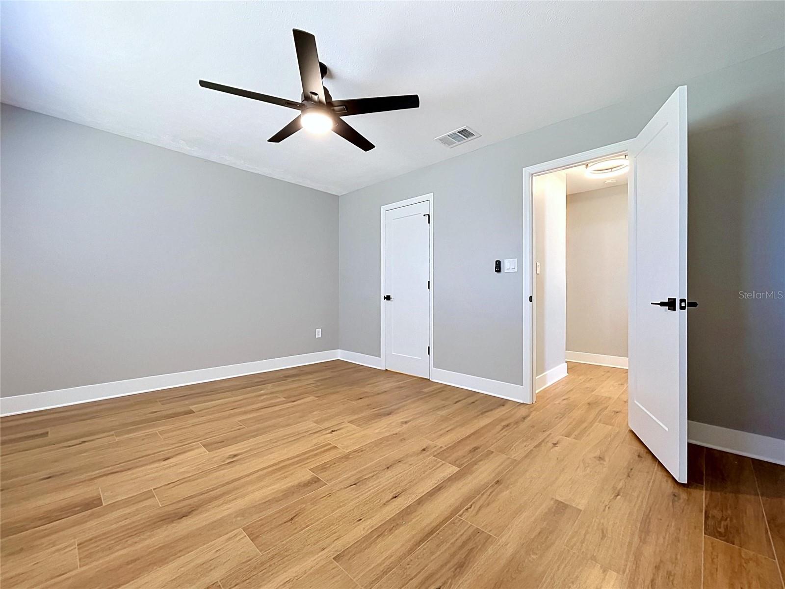 381 WESTWINDS DR — photo 31
