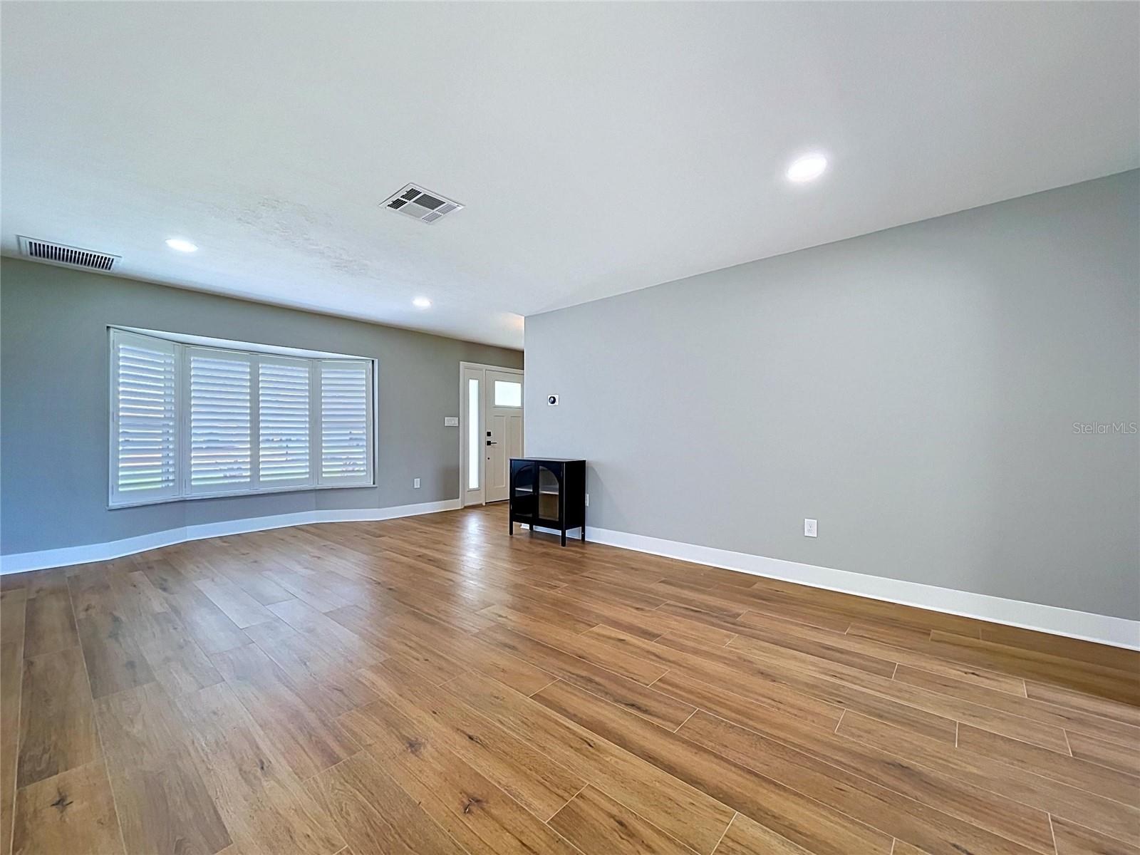 381 WESTWINDS DR — photo 24
