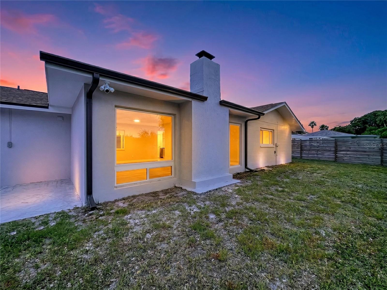 381 WESTWINDS DR — photo 46