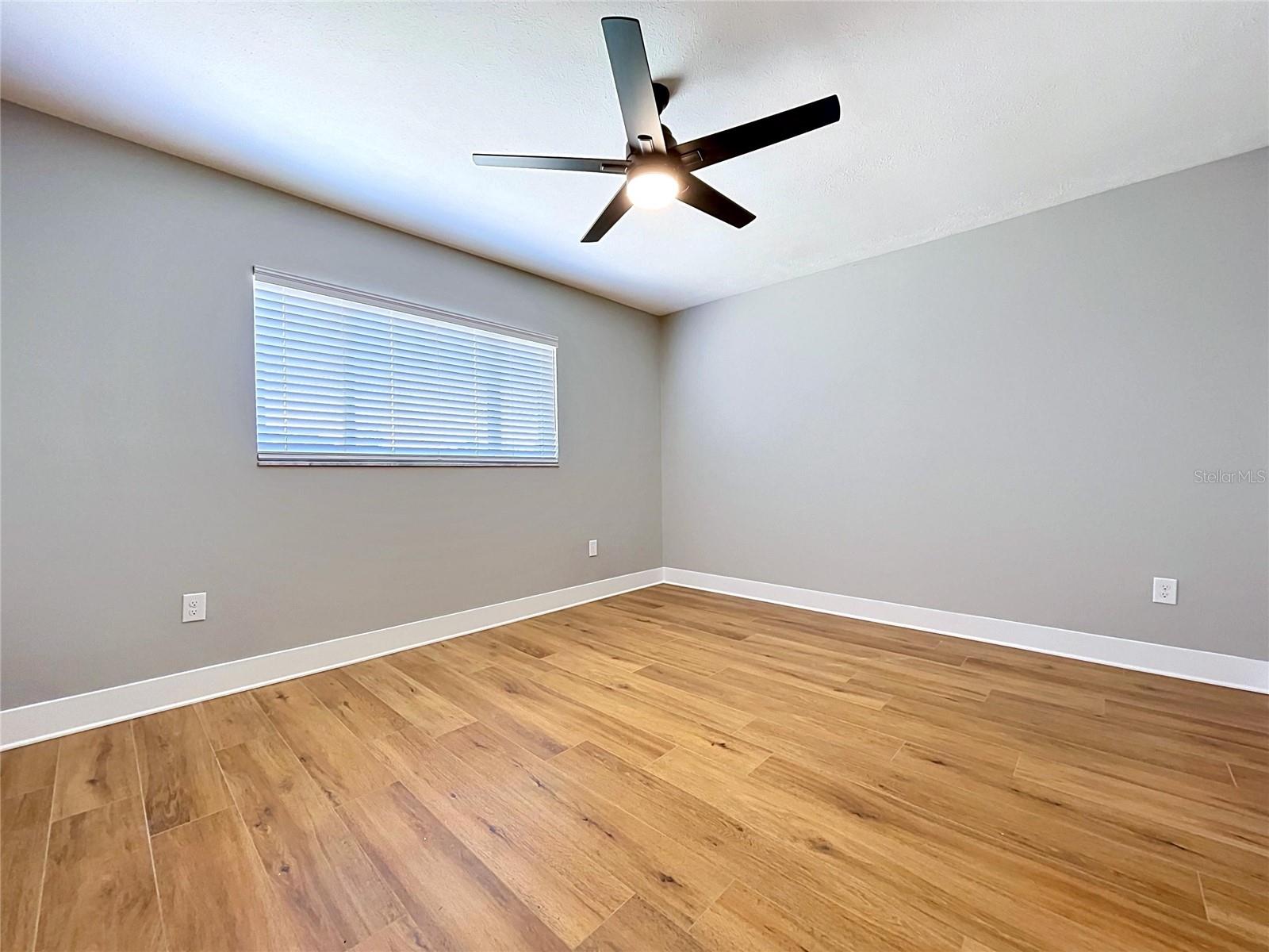 381 WESTWINDS DR — photo 38