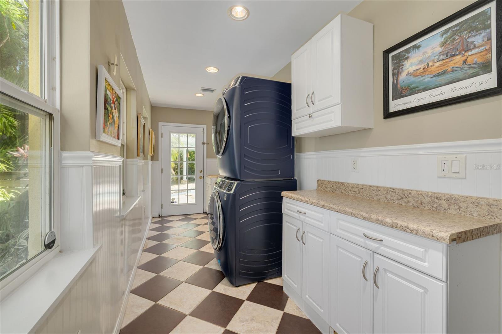 1821 OAK CREEK DR — photo 34