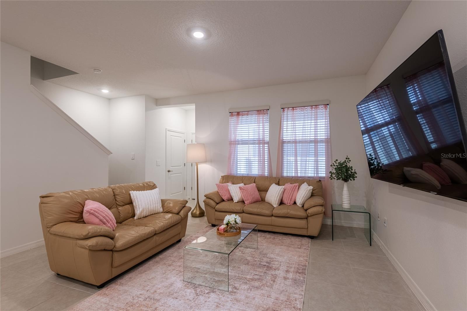 10807 E FORT WHITE CT — photo 2