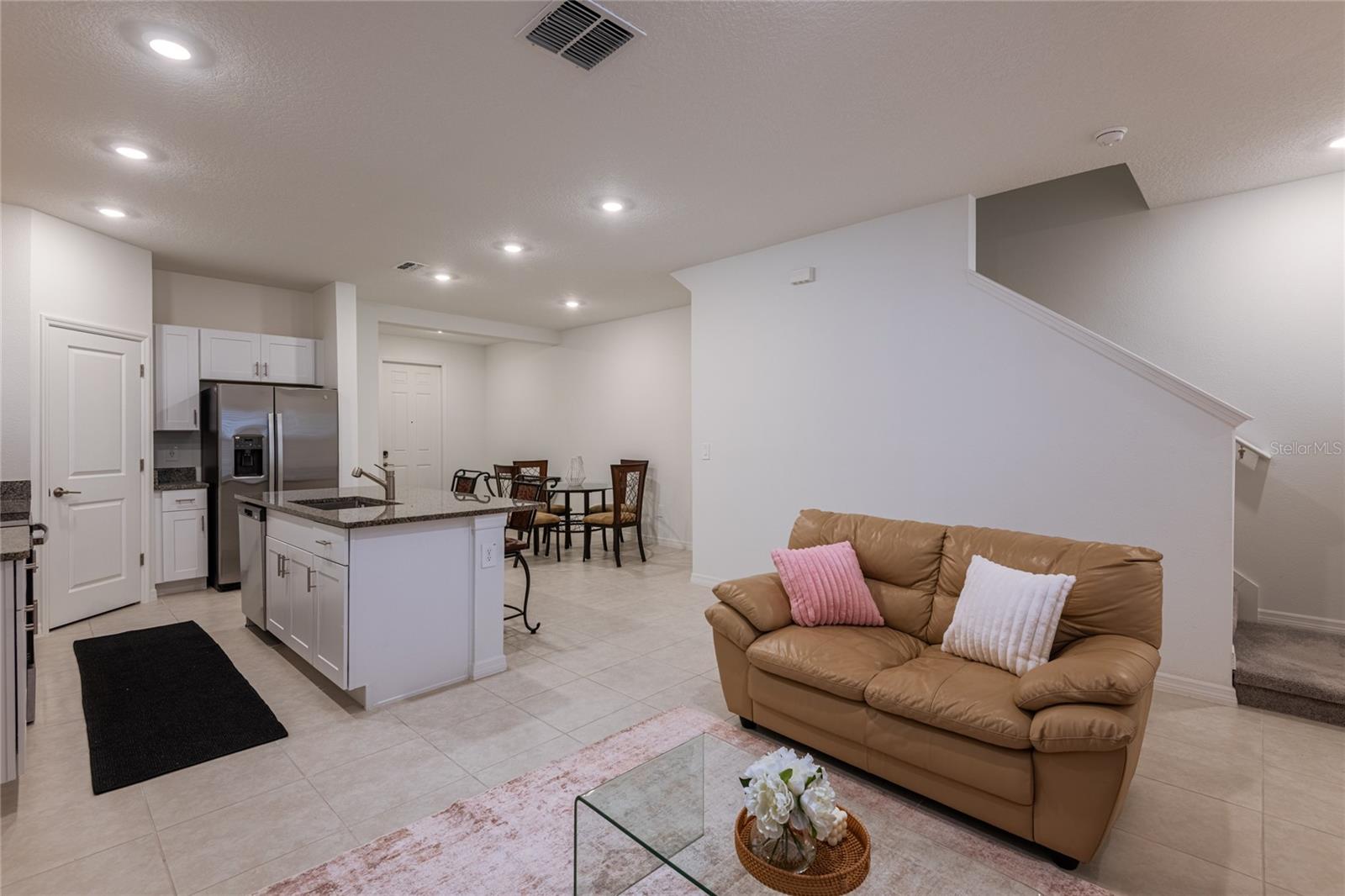10807 E FORT WHITE CT — photo 5