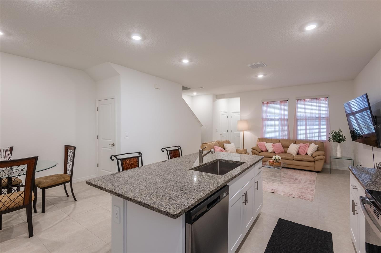 10807 E FORT WHITE CT — photo 11