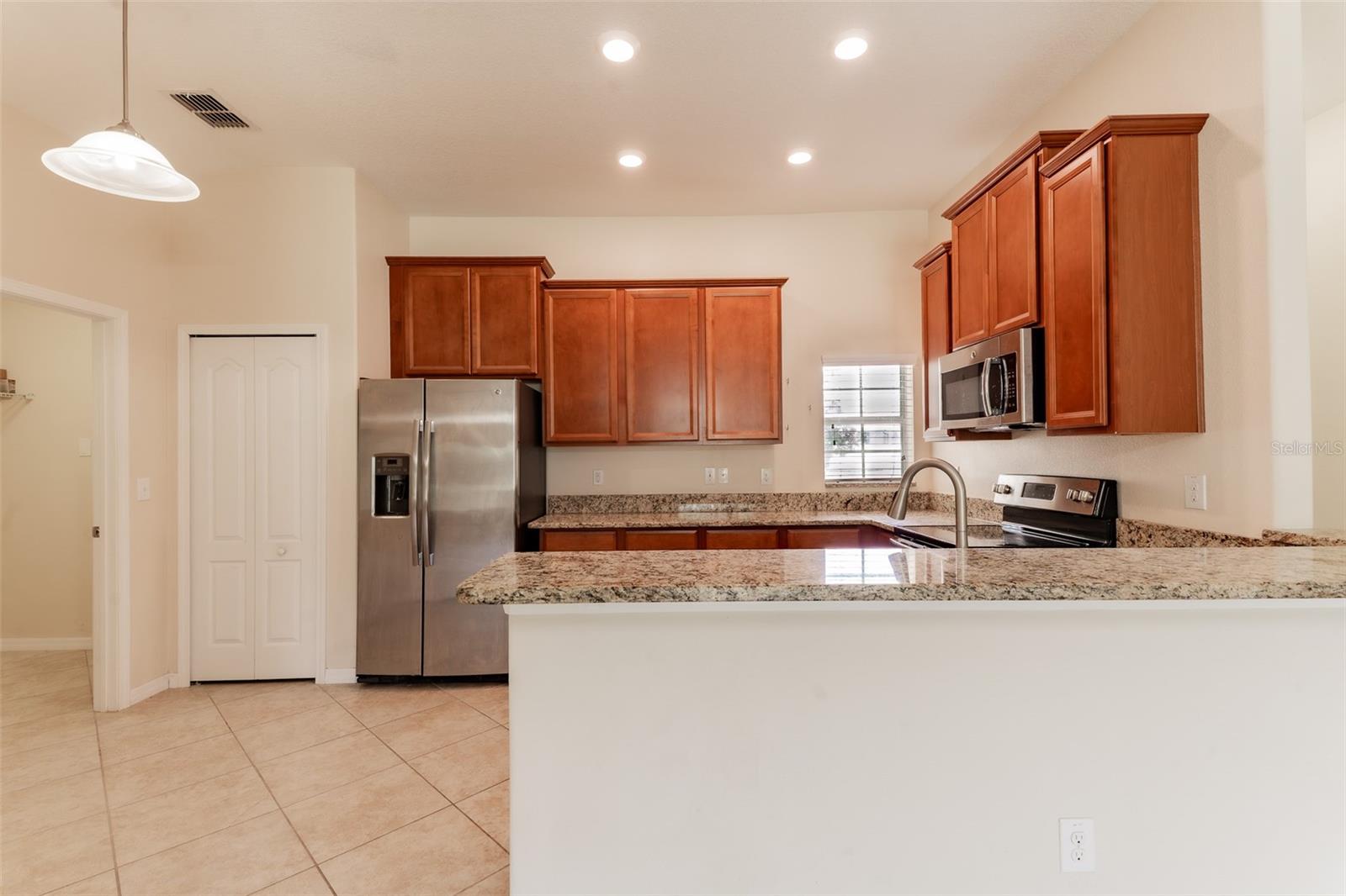 18591 BRIAR OAKS DR — photo 32