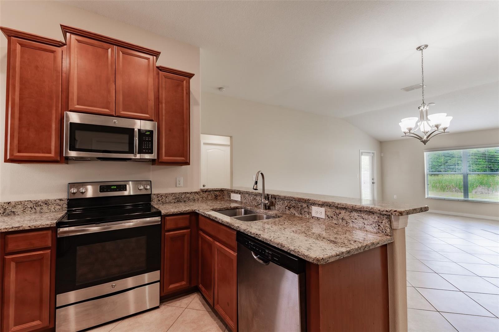 18591 BRIAR OAKS DR — photo 2