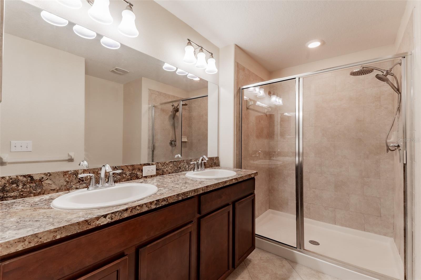 18591 BRIAR OAKS DR — photo 15