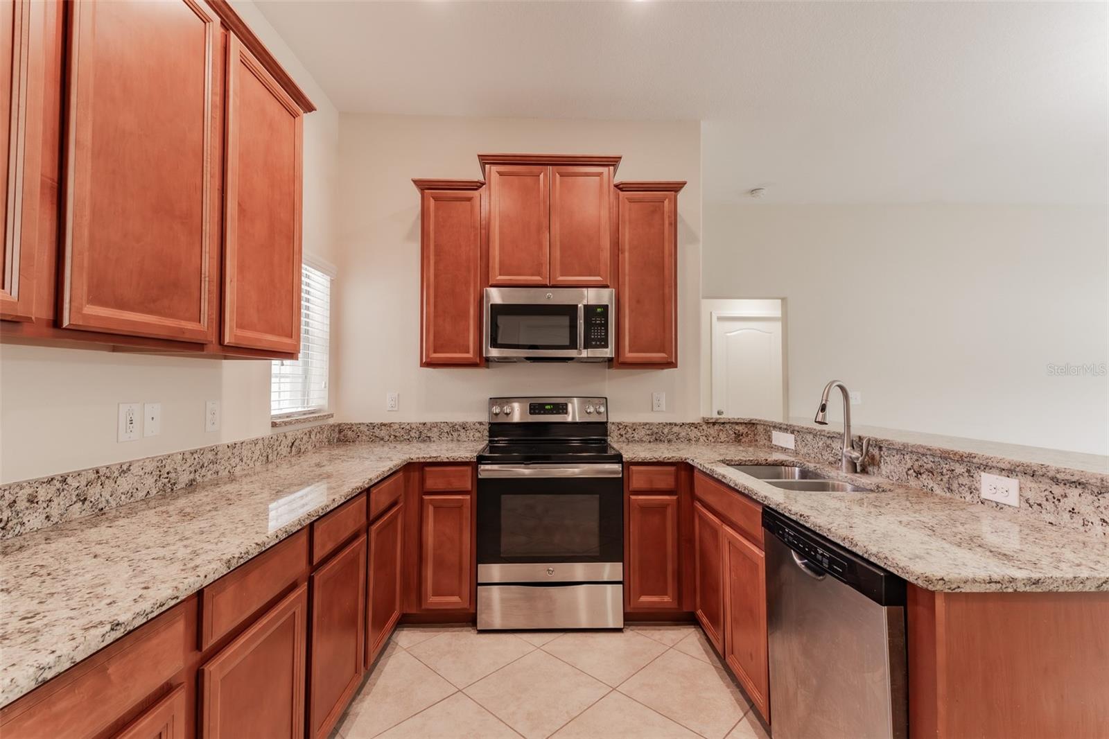 18591 BRIAR OAKS DR — photo 4
