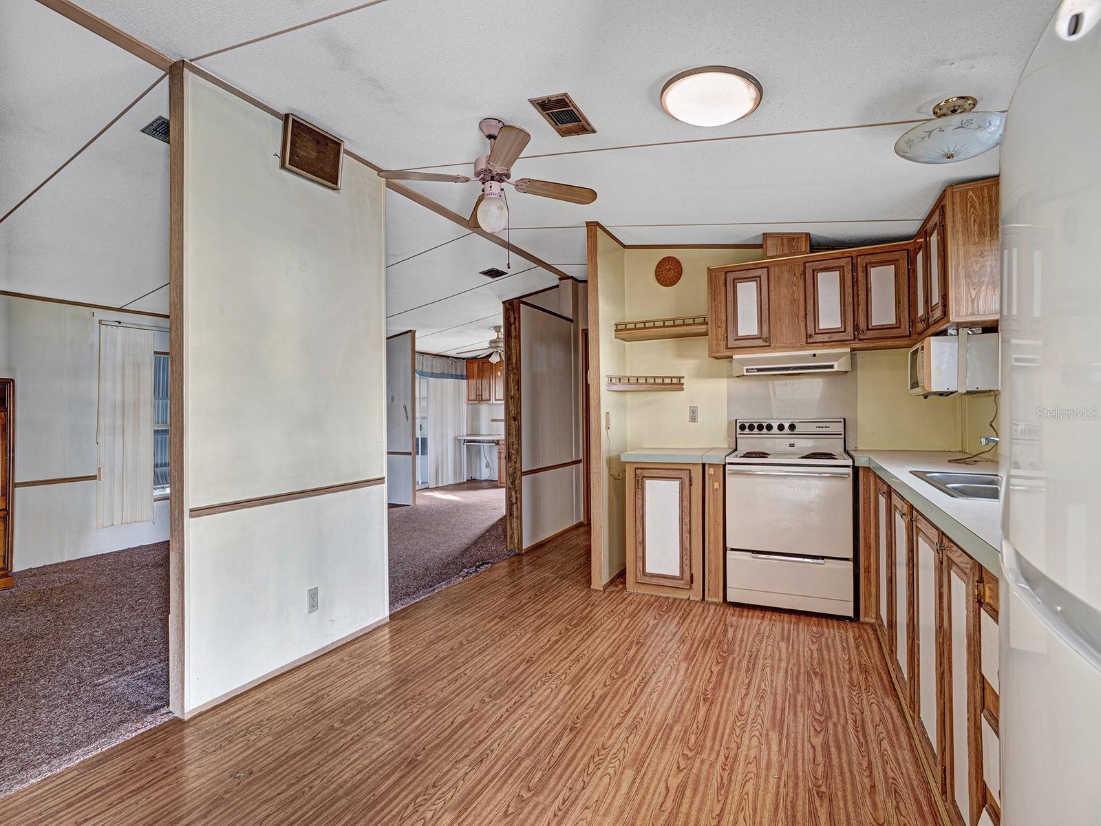 10339 MARINETTE AVE — photo 2