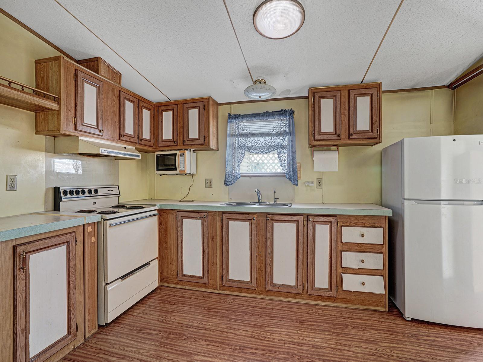 10339 MARINETTE AVE — photo 5