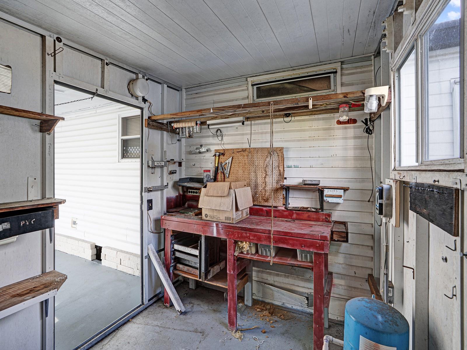 10339 MARINETTE AVE — photo 23