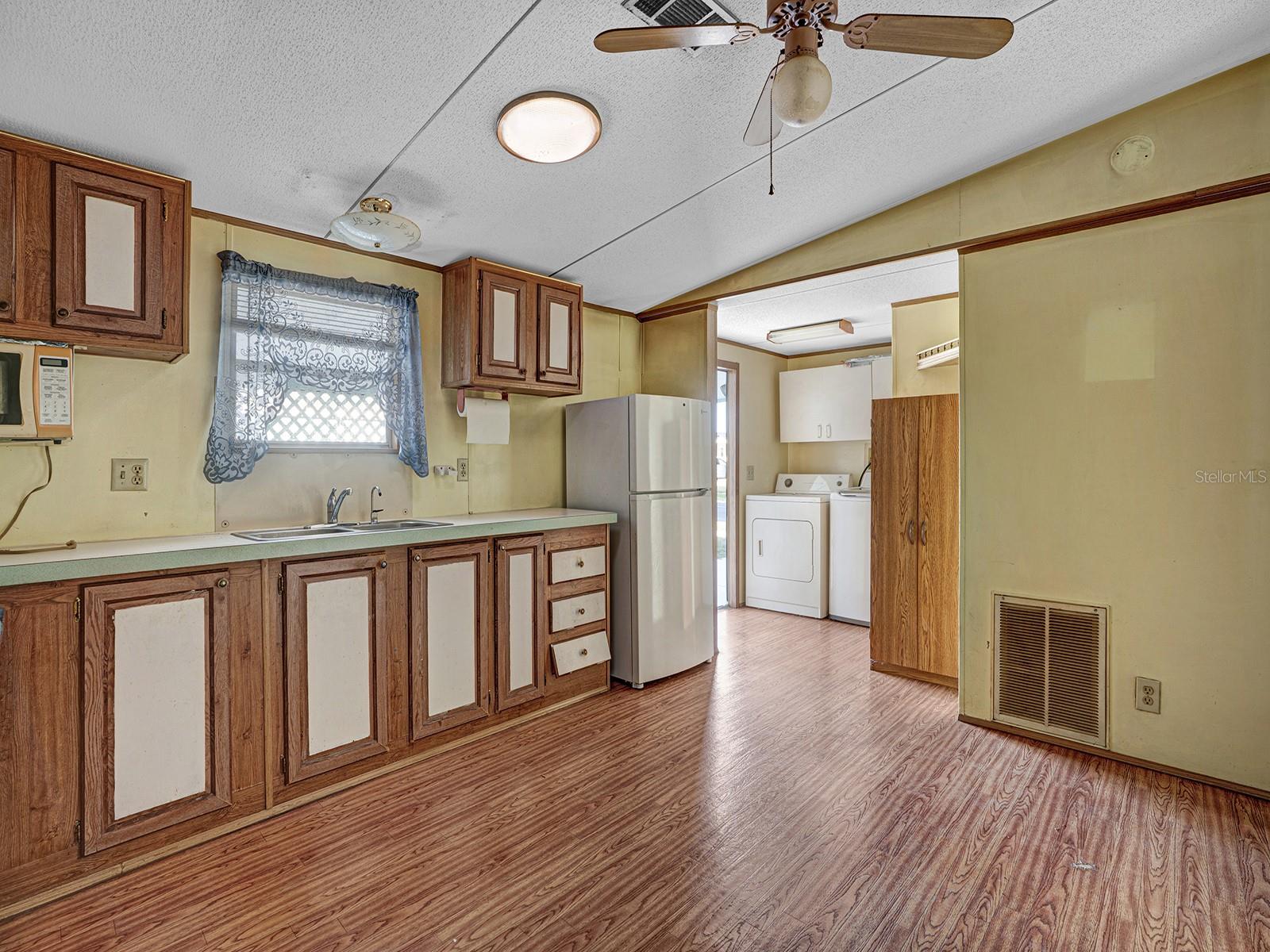 10339 MARINETTE AVE — photo 6