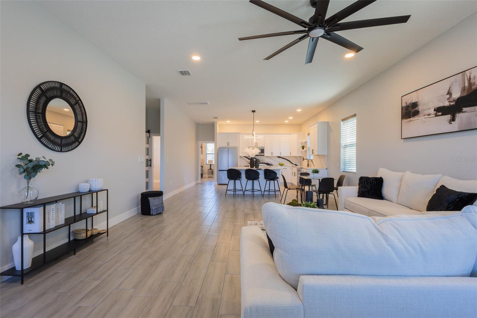 9912 GOLDEN LOOP — photo 11