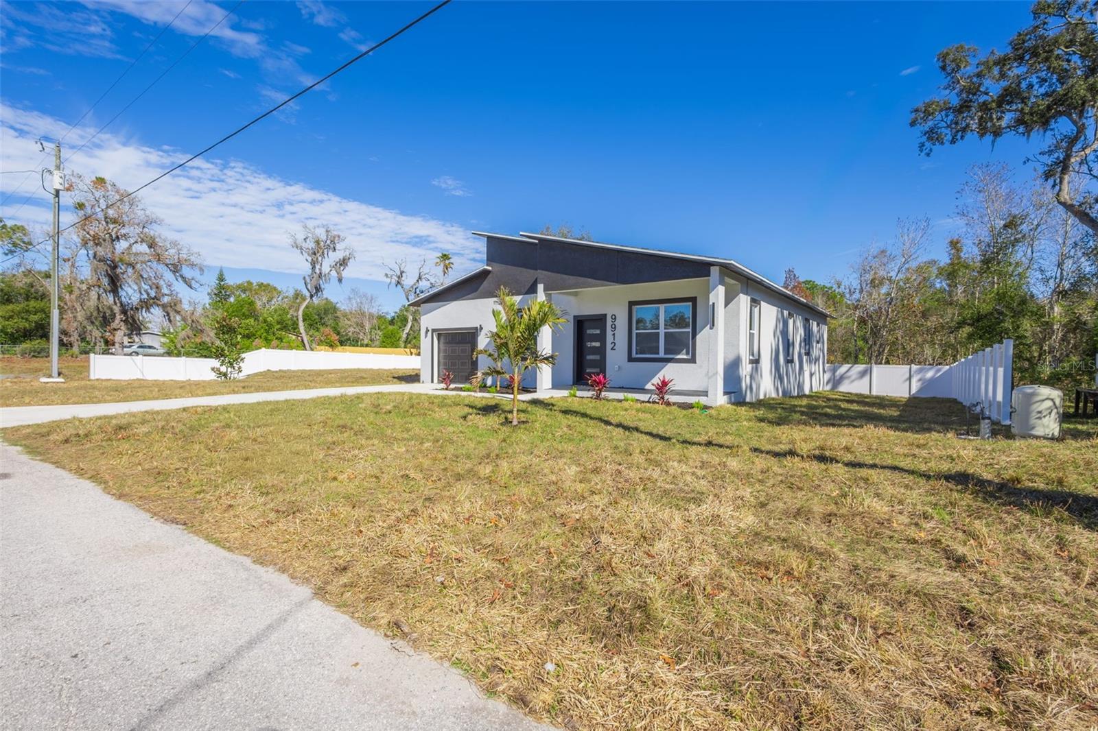 9912 GOLDEN LOOP — photo 3