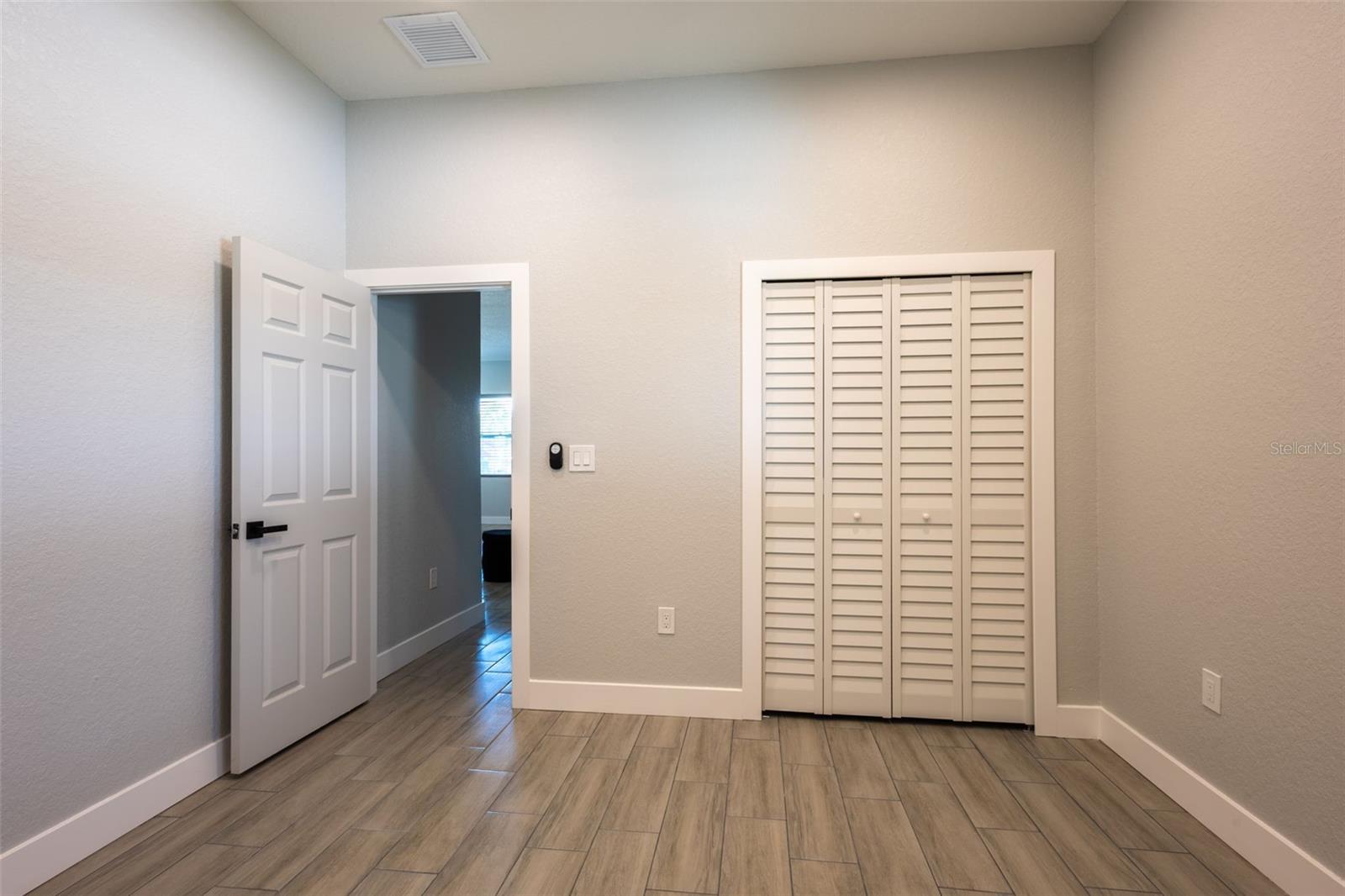 9912 GOLDEN LOOP — photo 35
