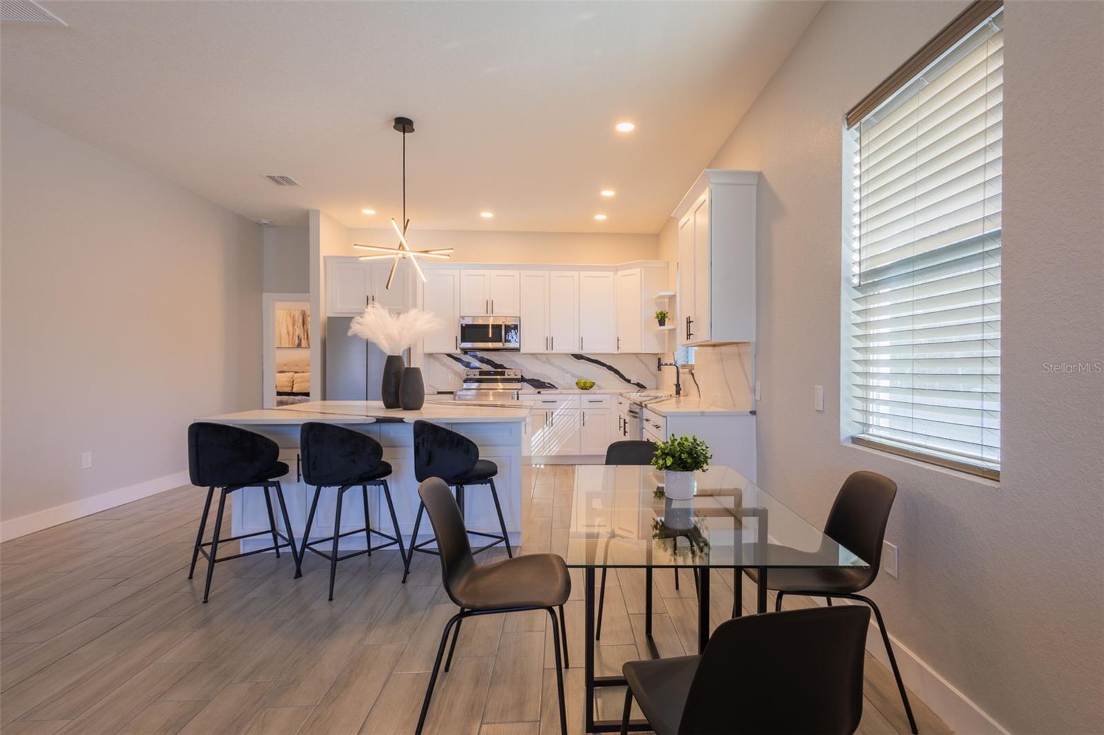9912 GOLDEN LOOP — photo 12