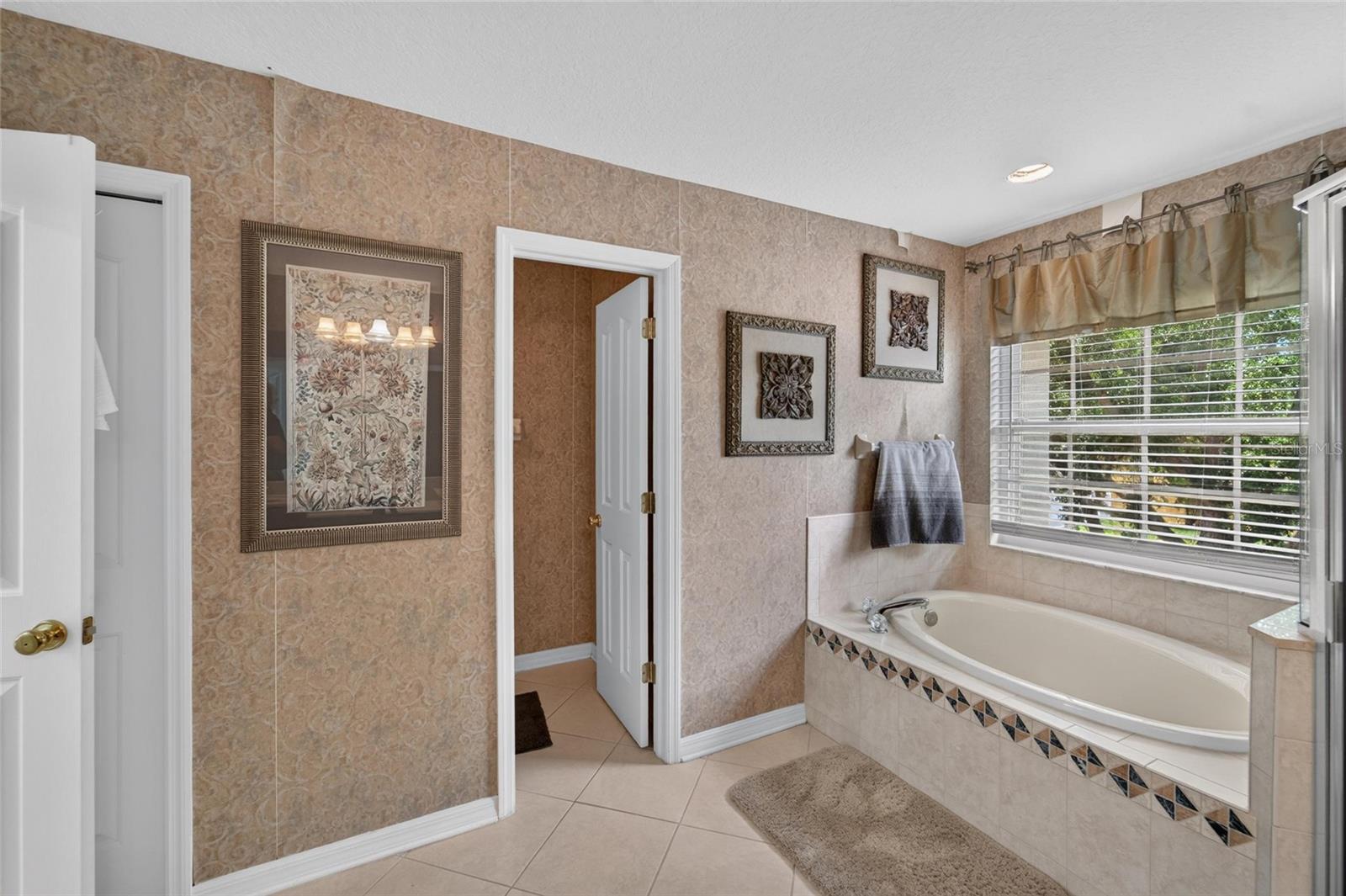 19128 MEADOW PINE DR — photo 28