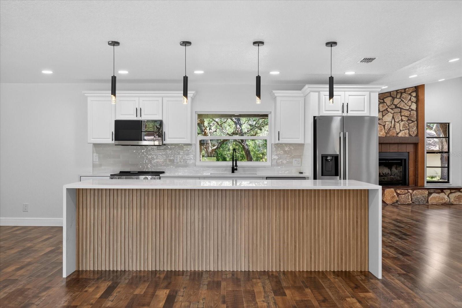 56 BAY WOODS DR — photo 8