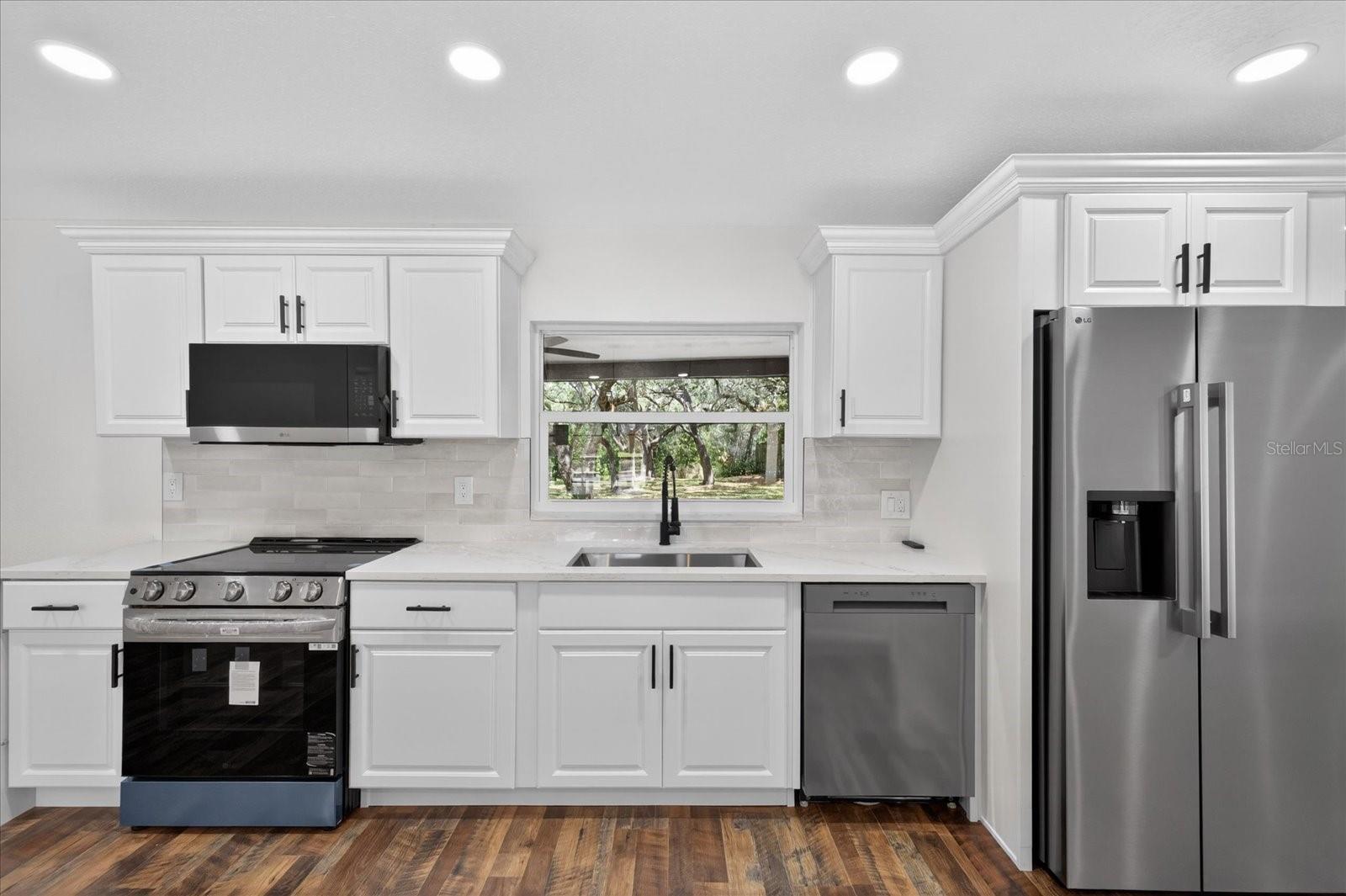 56 BAY WOODS DR — photo 9