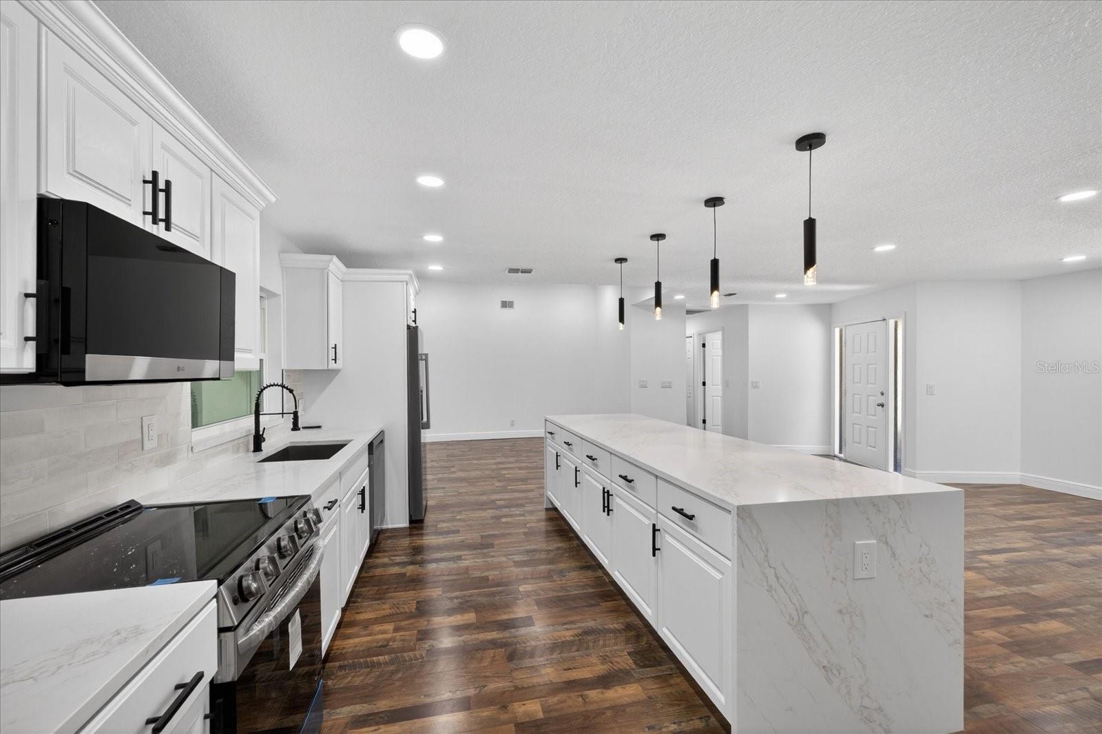 56 BAY WOODS DR — photo 10