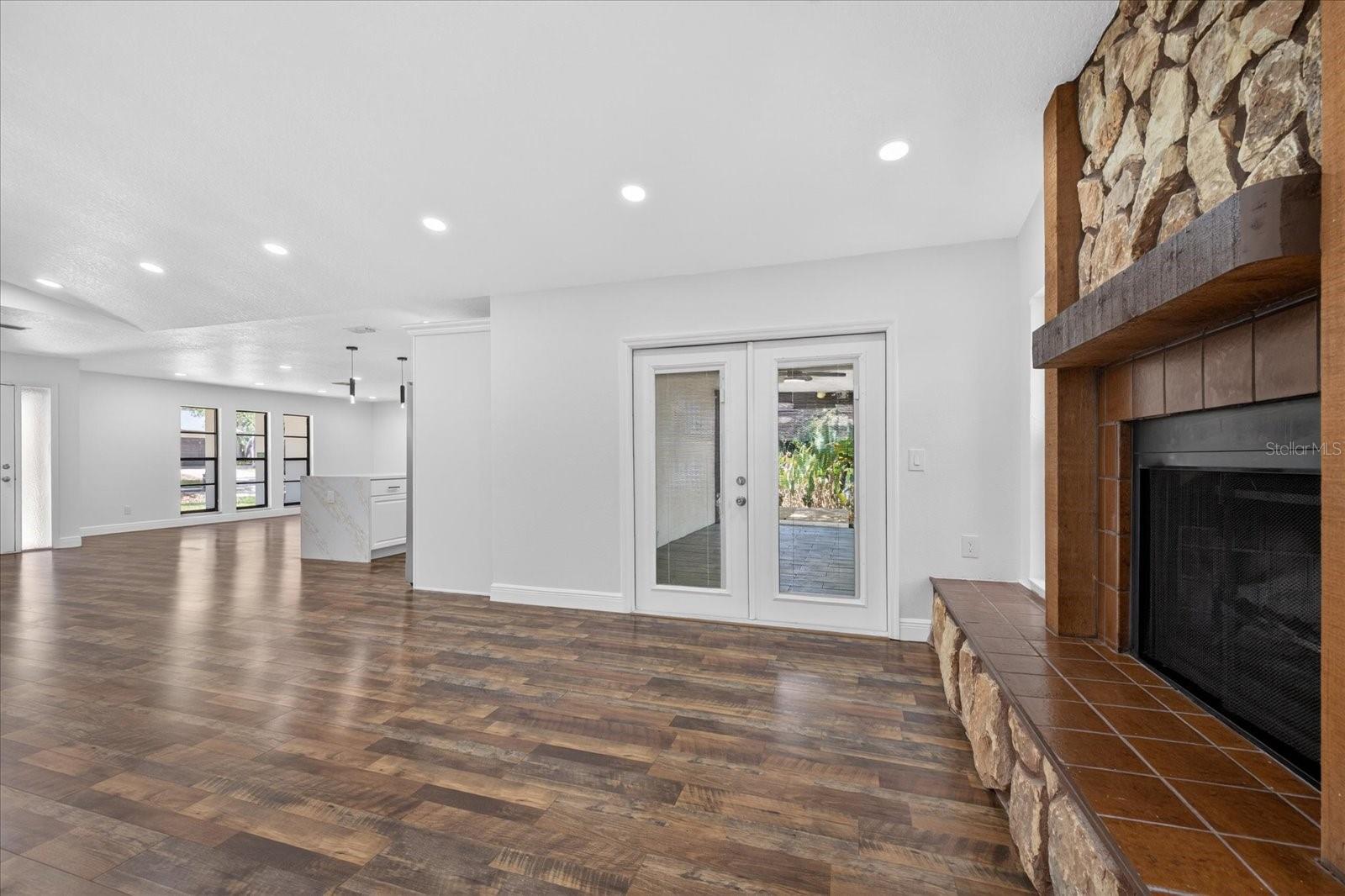 56 BAY WOODS DR — photo 18