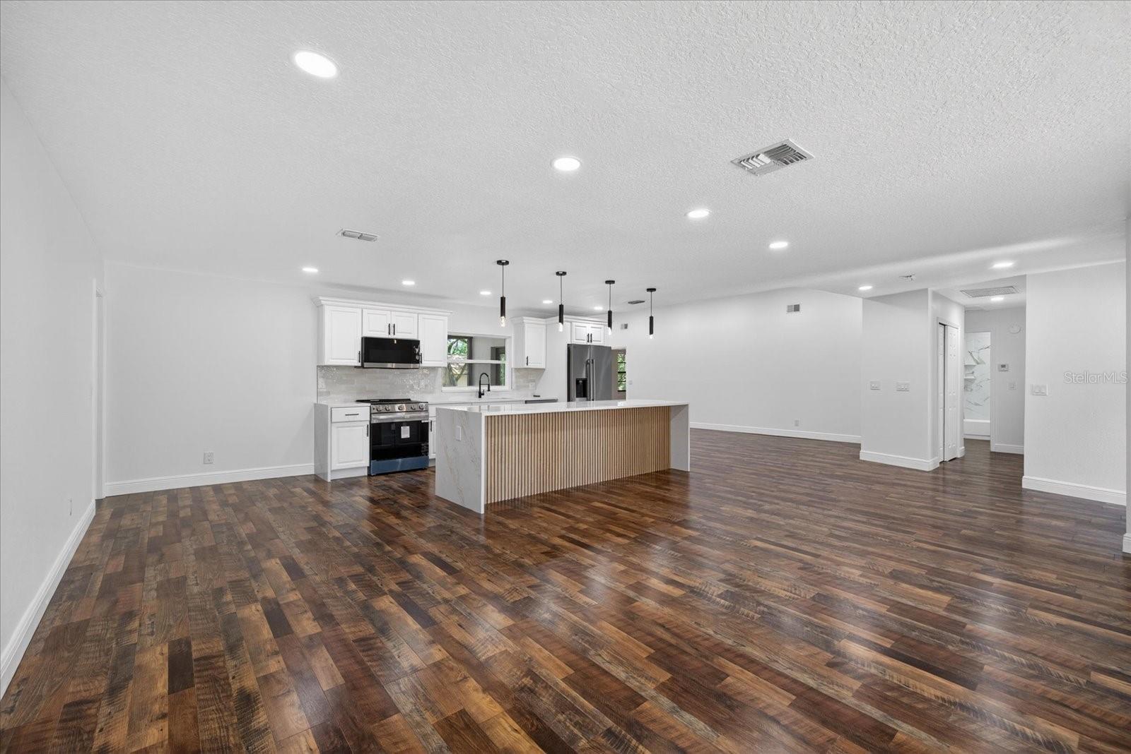 56 BAY WOODS DR — photo 12
