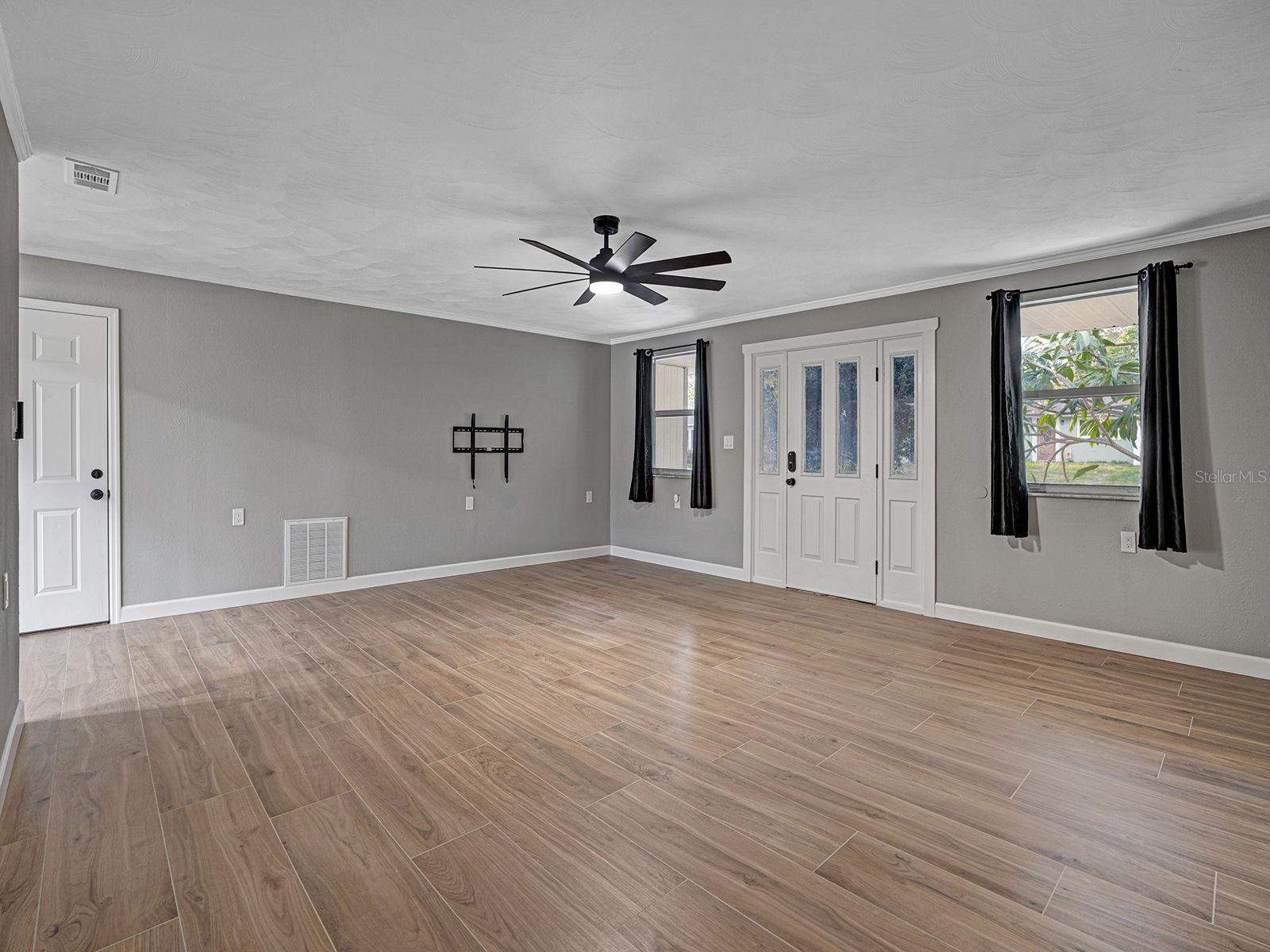 8310 LIMAN DR — photo 5